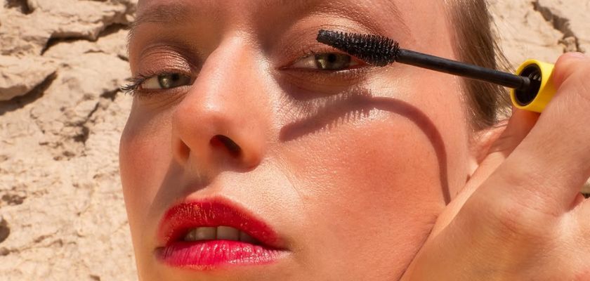 La trousse makeup de l'été : les indispensables pour un teint frais et lumineux